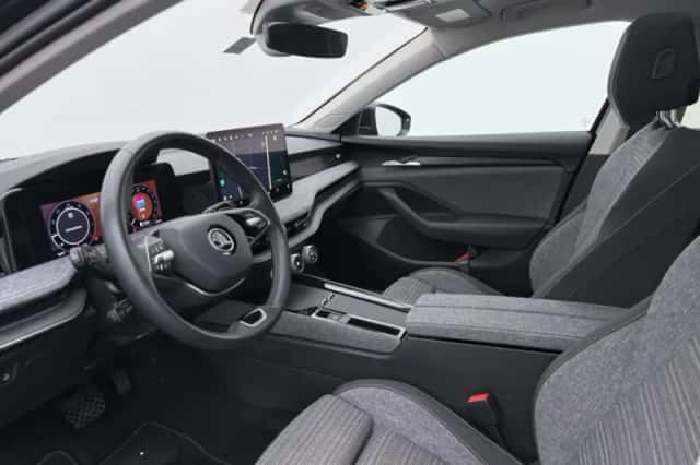 Škoda Superb (2024) thumbnail 4
