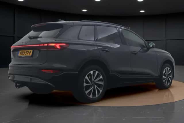 Audi Q6 e-tron (2025) thumbnail 6