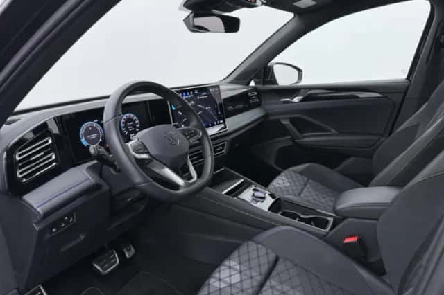 Volkswagen Tiguan (2024) thumbnail 4