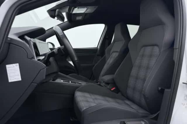 Volkswagen Golf (2022) thumbnail 5