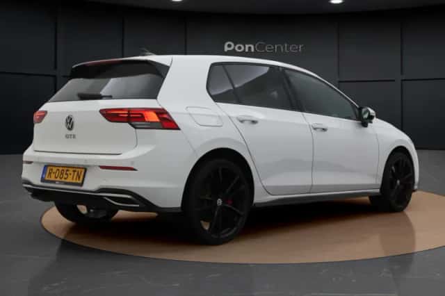 Volkswagen Golf (2022) thumbnail 6