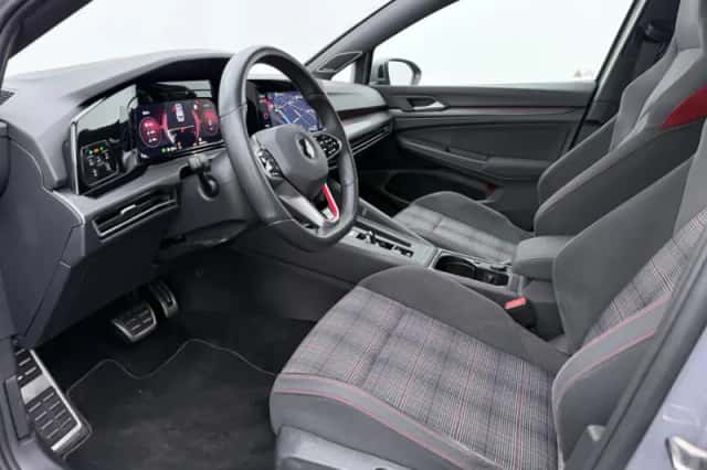 Volkswagen Golf (2021) thumbnail 4