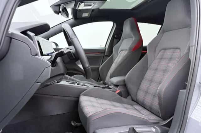 Volkswagen Golf (2021) thumbnail 5