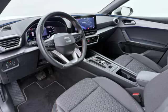 SEAT Leon Sportstourer (2024) thumbnail 4