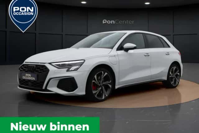 Audi A3 (2024) thumbnail 2