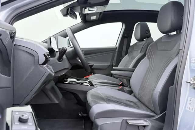 Volkswagen ID.4 (2024) thumbnail 5