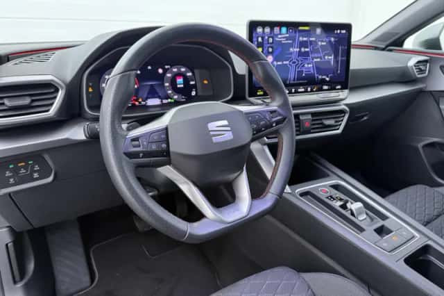 SEAT Leon (2025) thumbnail 4
