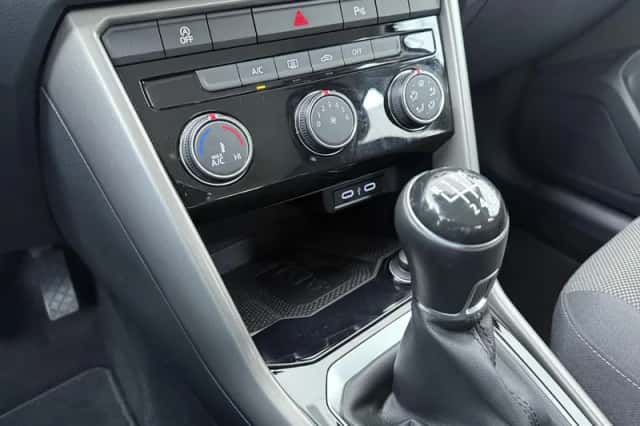 Volkswagen T-Roc (2022) thumbnail 11