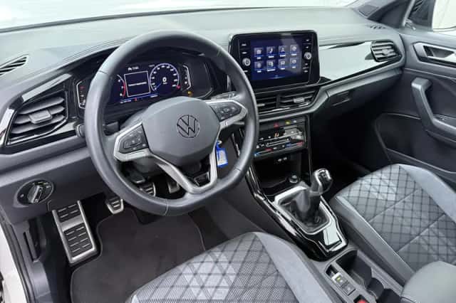 Volkswagen T-Roc (2024) thumbnail 3