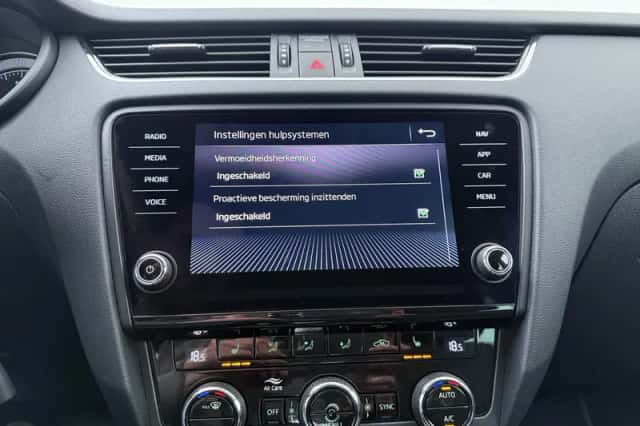 Škoda Octavia (2020) thumbnail 11