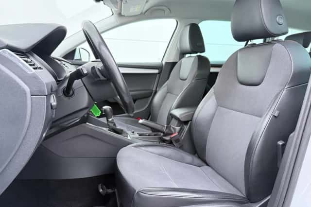 Škoda Octavia (2020) thumbnail 4