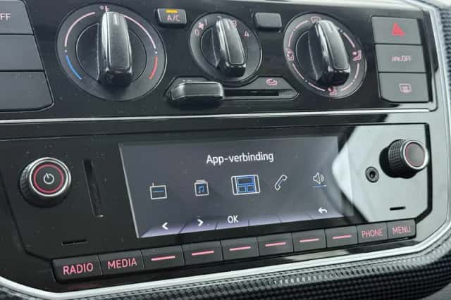 Volkswagen Up! (2021) thumbnail 9