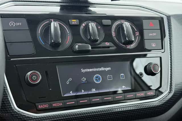 Volkswagen Up! (2021) thumbnail 10