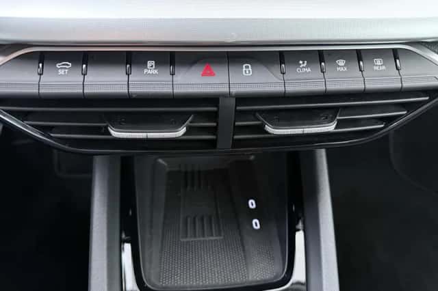 Škoda Octavia (2024) thumbnail 11