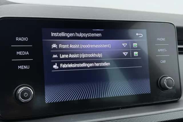 Škoda Kamiq (2022) thumbnail 10