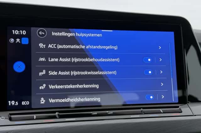 Volkswagen Golf (2023) thumbnail 11