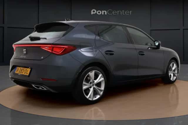 SEAT Leon (2022) thumbnail 6