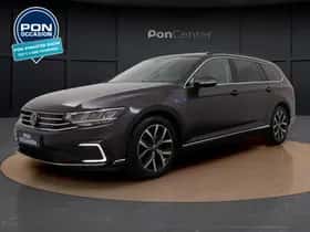 Volkswagen Passat (2022) thumbnail 1