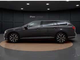 Volkswagen Passat (2022) thumbnail 6