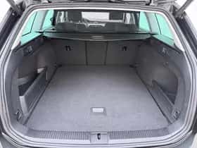 Volkswagen Passat (2022) thumbnail 9