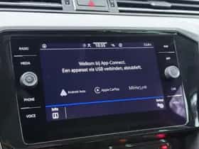 Volkswagen Passat (2022) thumbnail 10