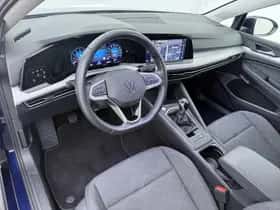 Volkswagen Golf (2024) thumbnail 3