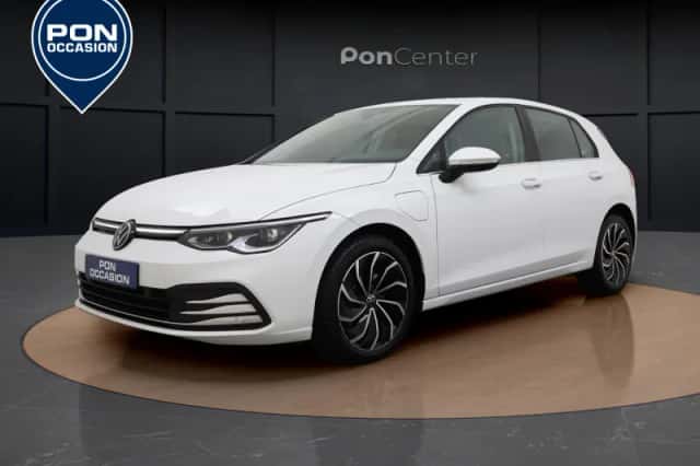 Volkswagen Golf (2023) thumbnail 1