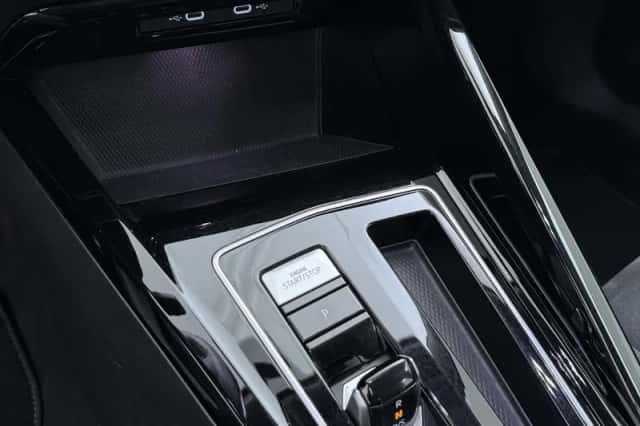 Volkswagen Golf (2023) thumbnail 13