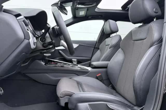 Audi A4 (2024) thumbnail 5