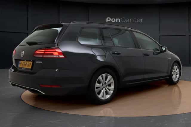 Volkswagen Golf (2020) thumbnail 5