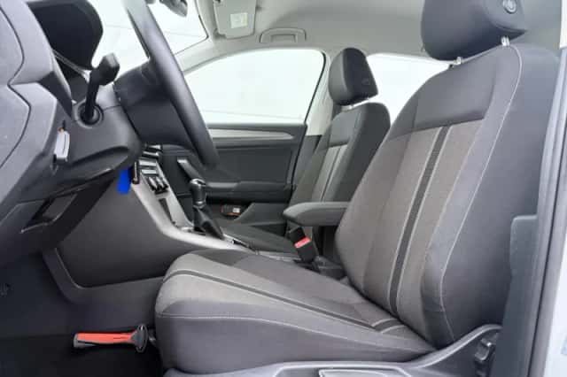 Volkswagen T-Roc (2021) thumbnail 5
