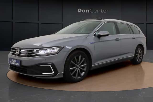 Volkswagen Passat (2022) thumbnail 8