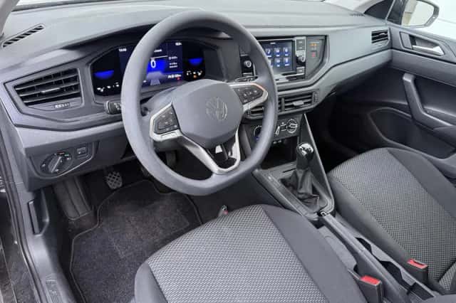 Volkswagen Polo (2022) thumbnail 3