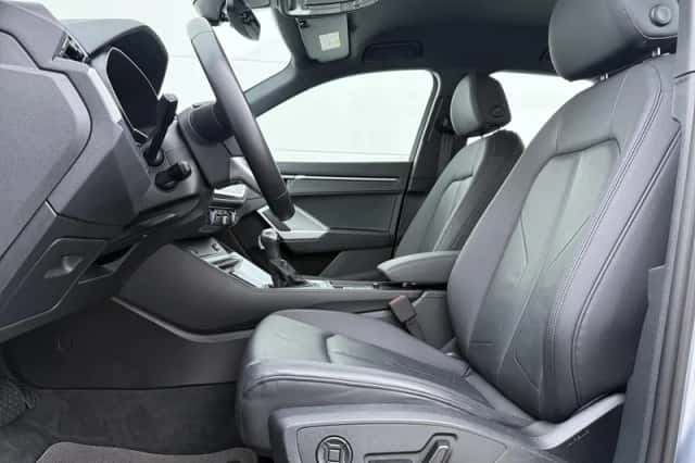 Audi Q3 (2022) thumbnail 4