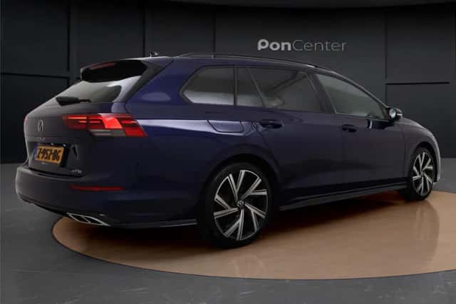 Volkswagen Golf (2024) thumbnail 5