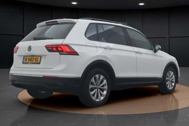 Volkswagen Tiguan (2021) thumbnail 5