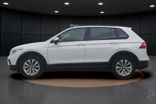 Volkswagen Tiguan (2021) thumbnail 6