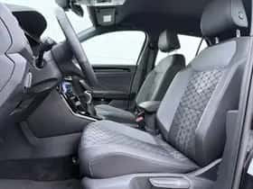 Volkswagen T-Roc (2023) thumbnail 4