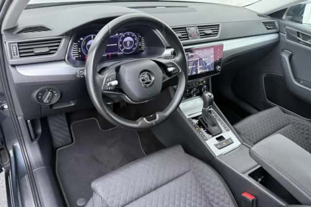 Škoda Superb (2022) thumbnail 4