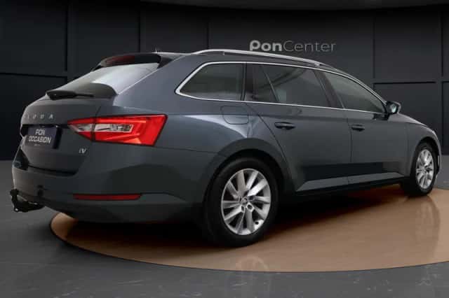 Škoda Superb (2022) thumbnail 5