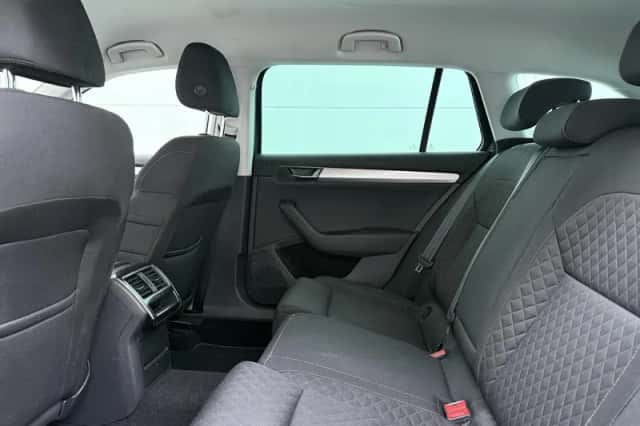 Škoda Superb (2022) thumbnail 7