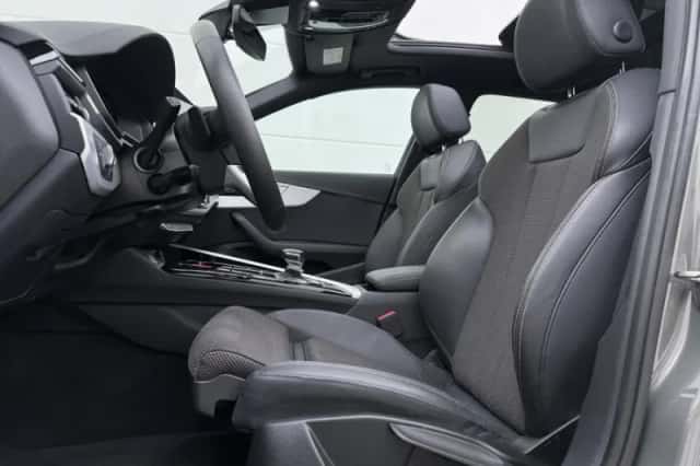 Audi A4 (2024) thumbnail 5