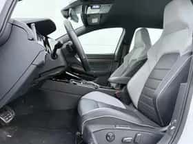 Volkswagen Golf (2022) thumbnail 4