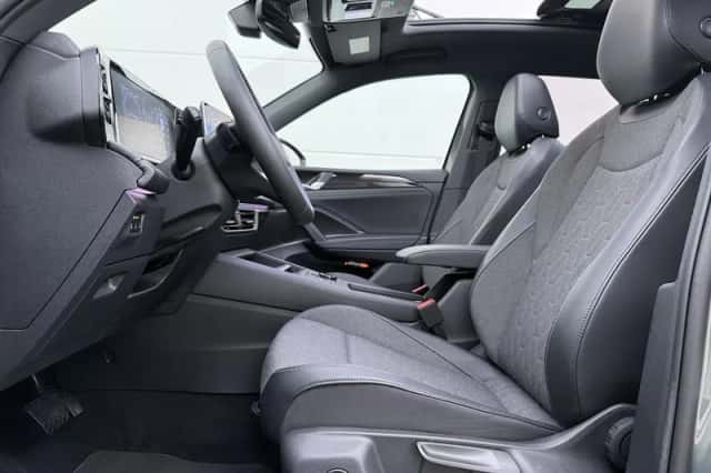 Volkswagen Tiguan (2025) thumbnail 4