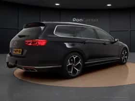 Volkswagen Passat (2022) thumbnail 5