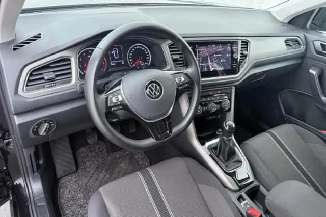 Volkswagen T-Roc (2022) thumbnail 4