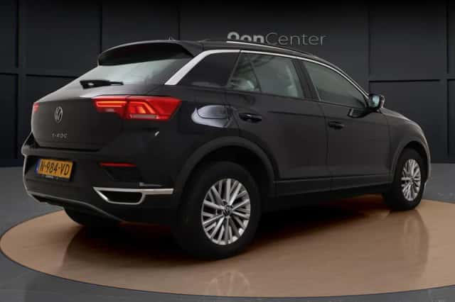 Volkswagen T-Roc (2022) thumbnail 5