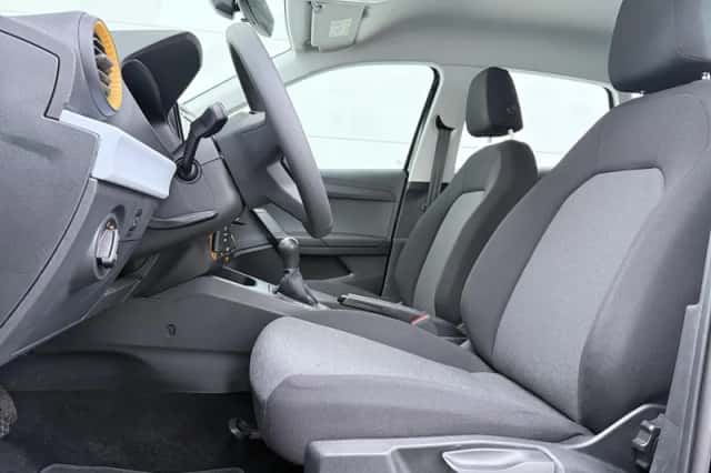 SEAT Arona (2024) thumbnail 4