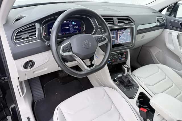 Volkswagen Tiguan (2022) thumbnail 3