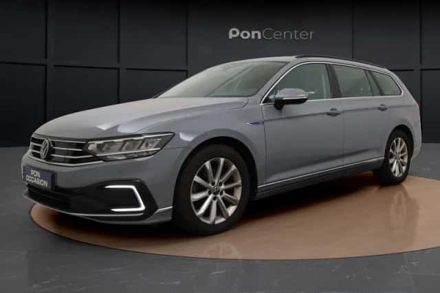 Volkswagen Passat (2022) thumbnail 9